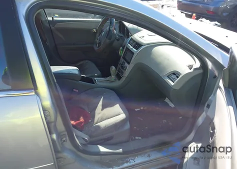 2010 Chevrolet Malibu Ls z USA, uszkodzony, nr VIN 1G1ZB5EBXAF257795